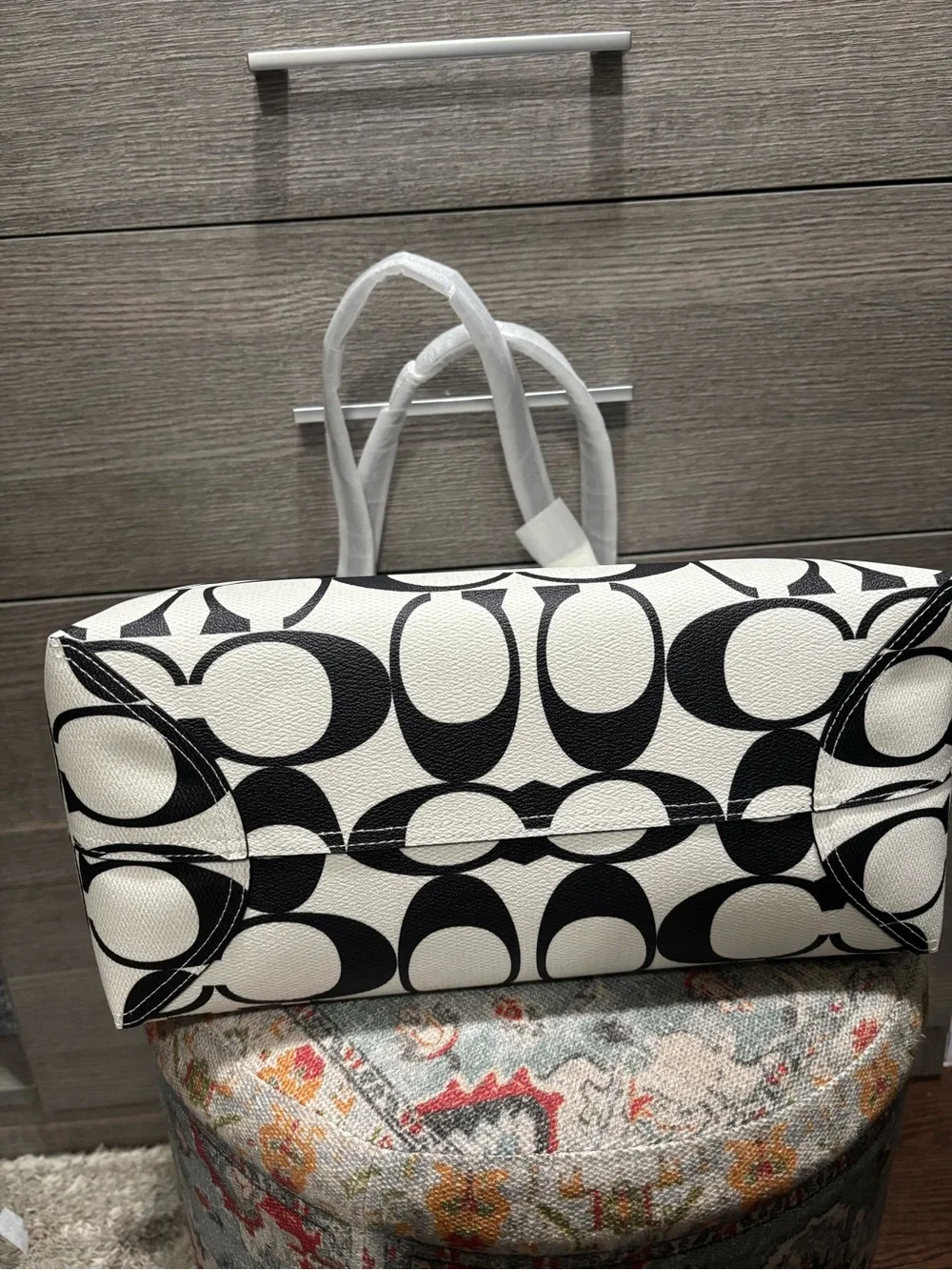 NWT Coach City Tote in Signature Canvas – Black/White